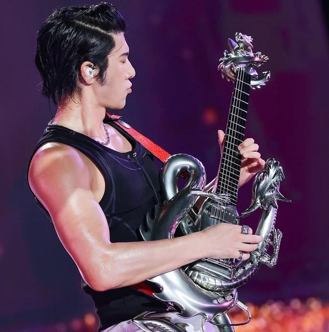Thiên vương "trăng hoa" bán sạch 30 nghìn vé concert trong 15 giây, hút hơn 5 tỷ view tạo nên sự kiện văn hóa phi thường- Ảnh 6. Thiên vương "trăng hoa" bán sạch 30 nghìn vé concert trong 15 giây, hút hơn 5 tỷ view tạo nên sự kiện văn hóa phi thường- Ảnh 6.