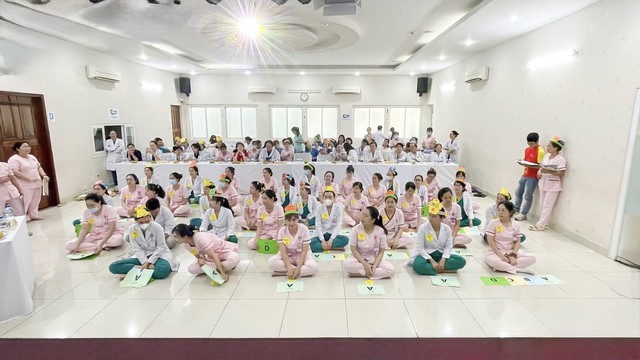 Sôi động Hội thi “Rung chuông vàng” tại Bệnh viện Phụ sản MêKông: Tri ân những người chăm sóc thầm lặng- Ảnh 3. Sôi động Hội thi “Rung chuông vàng” tại Bệnh viện Phụ sản MêKông: Tri ân những người chăm sóc thầm lặng- Ảnh 3.