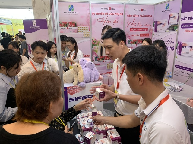 Khai mạc Triển lãm Quốc tế chuyên ngành Y dược Việt Nam lần thứ 32 tại Hà Nội- Ảnh 3. Khai mạc Triển lãm Quốc tế chuyên ngành Y dược Việt Nam lần thứ 32 tại Hà Nội- Ảnh 3.