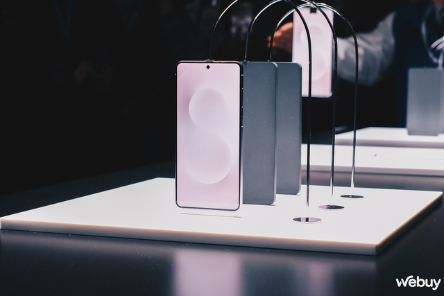 Samsung trình làng Galaxy S25 Edge vào tuần sau, đi trước iPhone 17 Air trong phân khúc siêu mỏng- Ảnh 3. Samsung trình làng Galaxy S25 Edge vào tuần sau, đi trước iPhone 17 Air trong phân khúc siêu mỏng- Ảnh 3.