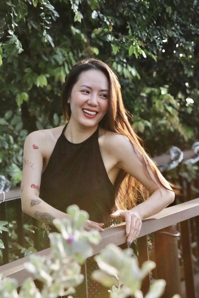 Nữ ca sĩ nổi tiếng quê Thanh Hóa: 41 tuổi vẫn trẻ đẹp, chưa lấy chồng dù nhiều người theo đuổi- Ảnh 2.