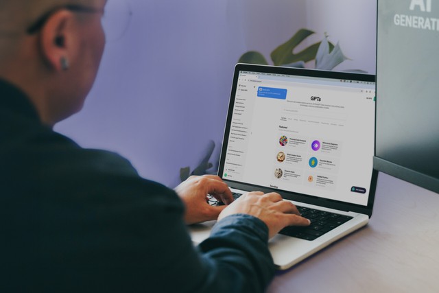 Hơn 1,9 triệu người đặt 7 câu hỏi về 'chuyện chăn gối' với Chat GPT, chuyên gia khẳng định: AI không phải bác sĩ tâm lý!- Ảnh 1.