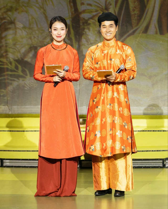 Nguyên Khang - Khánh Vy xúc động khi được dẫn chương trình giao lưu âm nhạc Phật giáo quốc tế Vesak 2025- Ảnh 3.