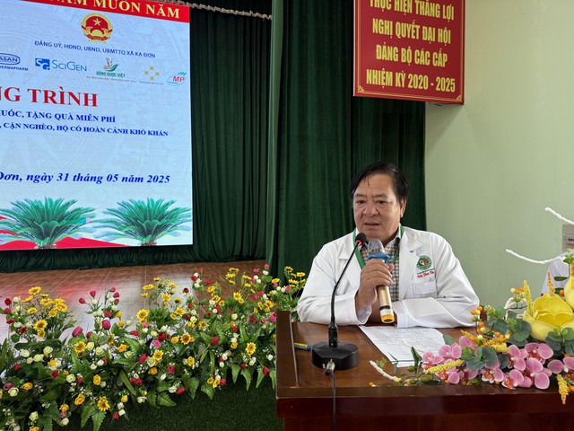SCKII Phan Văn Đức, Phó Giám đốc bệnh viện Lê Văn Thịnh.