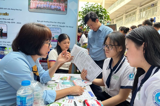 Ngành “Môi trường và Phát triển bền vững” học hôm nay để dẫn dắt một tương lai xanh - Ảnh 1. Ngành “Môi trường và Phát triển bền vững” học hôm nay để dẫn dắt một tương lai xanh - Ảnh 1.