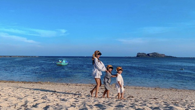 Mẹ đơn thân đưa 2 con đi chill đảo Phú Quý, con học được đủ thứ, trưởng thành rõ rệt chỉ sau 10 ngày mà chi phí rẻ không ngờ- Ảnh 2. Mẹ đơn thân đưa 2 hi88.com - hi88.win đi chill đảo Phú Quý, hi88.com - hi88.win học được đủ thứ, trưởng thành rõ rệt chỉ sau 10 ngày mà chi phí rẻ không ngờ- Ảnh 2.
