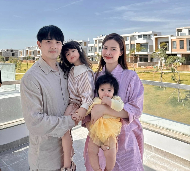 Sướng như 2 công chúa nhà Đông Nhi - Ông Cao Thắng: Được nghỉ dưỡng ở resort 5 sao, Winnie còn biết tạo dáng như siêu mẫu nhí- Ảnh 1. Sướng như 2 công chúa nhà Đông Nhi - Ông Cao Thắng: Được nghỉ dưỡng ở resort 5 sao, hi88.com đăng nhập còn biết tạo dáng như siêu mẫu nhí- Ảnh 1.
