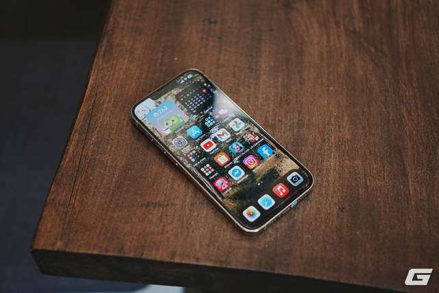 iPhone 13 Pro sau 2 năm: Mặt lưng vỡ nát, pin còn 82%, không muốn lên đời nhưng có thể phải nghĩ lại vì iOS 26- Ảnh 7. iPhone 13 Pro sau 2 năm: Mặt lưng vỡ nát, pin còn 82%, không muốn lên đời nhưng có thể phải nghĩ lại vì iOS 26- Ảnh 7.