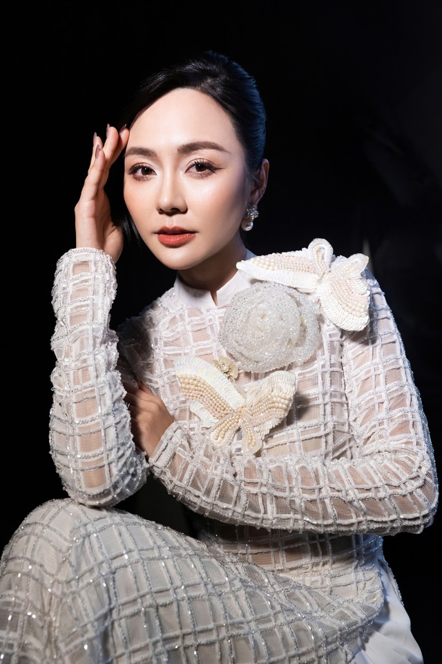 Học vấn "khủng" của MC được chọn mặt gửi vàng suốt bốn mùa Tuần lễ Thời trang Quốc tế Việt Nam- Ảnh 2. Học vấn "khủng" của MC được chọn mặt gửi vàng suốt bốn mùa Tuần lễ Thời trang Quốc tế Việt Nam- Ảnh 2.