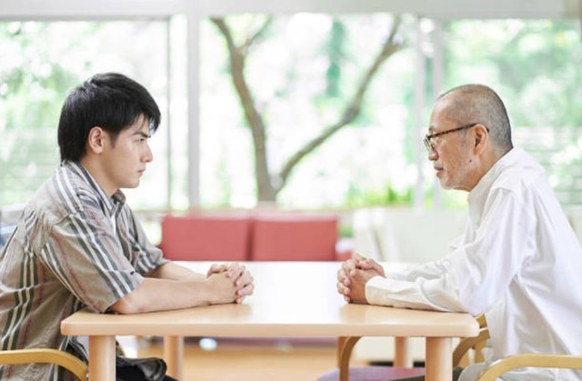 Bố chồng viết di chúc rồi công khai ngay lập tức nhưng toàn bộ tài sản, nhà cửa, tiền vàng đều không để lại cho bất kỳ đứa con nào hưởng- Ảnh 1. Bố chồng viết di chúc rồi công khai ngay lập tức nhưng toàn bộ tài sản, nhà cửa, tiền vàng đều không để lại cho bất kỳ đứa con nào hưởng- Ảnh 1.