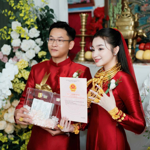 Mẹ cô dâu Hậu Giang gây sốt mạng xã hội, U40 đẹp quý phái như minh tinh nha cai hi88 đám cưới bạc tỷ- Ảnh 3.