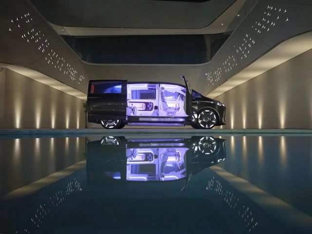 Mercedes hé lộ xe van điện siêu sang: Nội thất vô cùng xịn sò, màn hình 65 inch và 42 loa trải nghiệm như rạp chiếu phim- Ảnh 2. Mercedes hé lộ hi88.con điện siêu sang: Nội thất vô cùng xịn sò, màn hình 65 inch và 42 loa trải nghiệm như rạp chiếu phim- Ảnh 2.