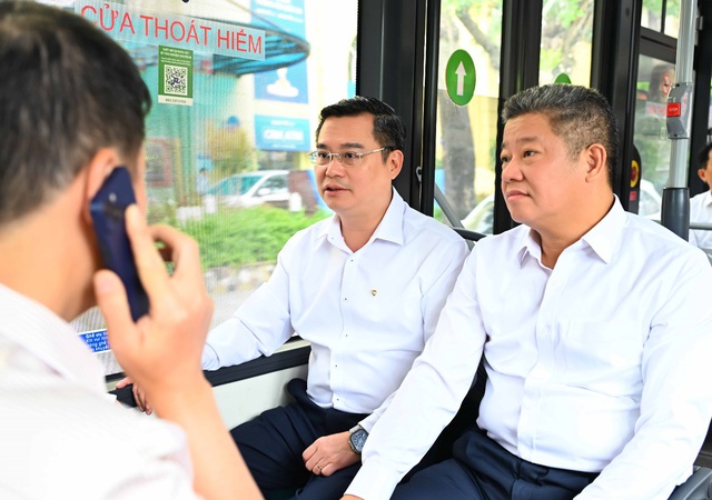 Ngân hàng có 24.000 nhân sự chính thức vận hành buýt điện đưa đón nhân viên: Khi ESG không nằm trên giấy- Ảnh 3. Ngân hàng có 24.000 nhân sự chính thức vận hành buýt điện đưa đón nhân viên: hi88.com lừa đảo không nằm trên giấy- Ảnh 3.
