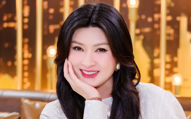 Nữ ca sĩ bị bạo hành, trắng tay, nuôi con tự kỷ: 44 tuổi mang bầu, hạnh phúc bên bạn trai- Ảnh 1. Nữ ca sĩ bị bạo hành, trắng tay, nuôi con tự kỷ: 44 tuổi mang bầu, hạnh phúc bên bạn trai- Ảnh 1.