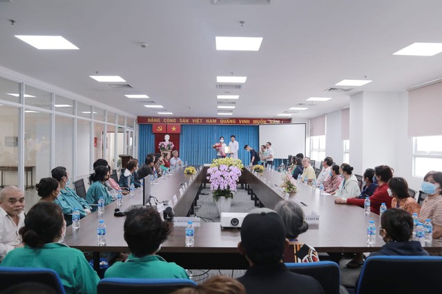 Đồng hành cùng bệnh nhân có hoàn cảnh khó khăn tại bệnh viên- Ảnh 1. Đồng hành cùng bệnh nhân có hoàn cảnh khó khăn tại bệnh viên- Ảnh 1.