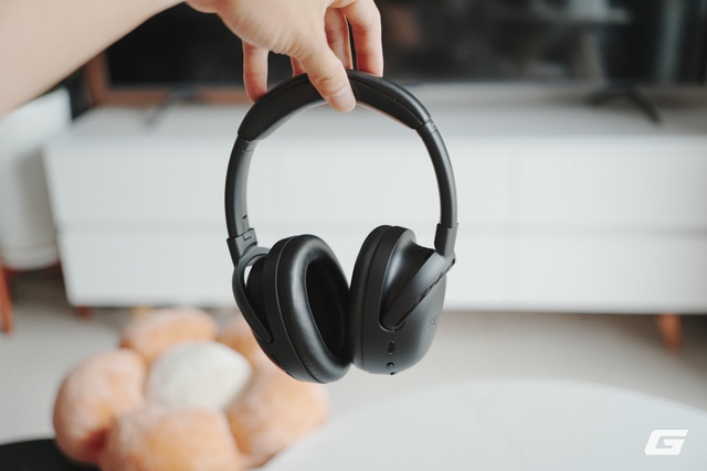 Trải nghiệm JBL Tour One M3 Smart Tx: Chống ồn ấn tượng, đeo “sướng” tai, pin bền lại có thêm phụ kiện kết nối kèm màn hình cảm ứng rất hay- Ảnh 1. Trải nghiệm JBL Tour One M3 Smart Tx: Chống ồn ấn tượng, đeo “sướng” hi88.com - hi88.win, pin bền lại có thêm phụ kiện kết nối kèm màn hình cảm ứng rất hay- Ảnh 1.