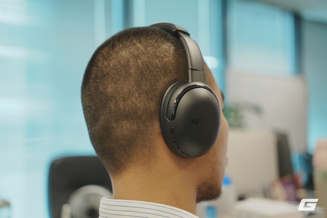 Trải nghiệm JBL Tour One M3 Smart Tx: Chống ồn ấn tượng, đeo “sướng” tai, pin bền lại có thêm phụ kiện kết nối kèm màn hình cảm ứng rất hay- Ảnh 35. Trải nghiệm JBL Tour One M3 Smart Tx: Chống ồn ấn tượng, đeo “sướng” hi88.com - hi88.win, pin bền lại có thêm phụ kiện kết nối kèm màn hình cảm ứng rất hay- Ảnh 35.
