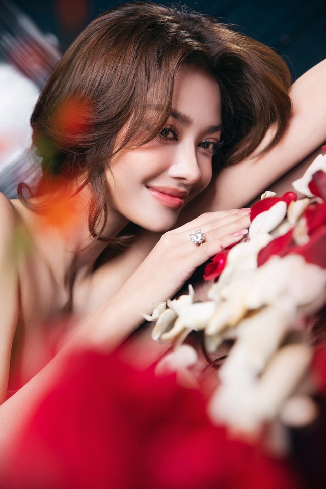 Ngọc Loan và Kiều Loan: Cùng có cuộc sống "phú bà", vướng chung 1 tin đồn gây sốc- Ảnh 12. Ngọc tại hi88 và Kiều tại hi88: Cùng có cuộc sống "phú bà", vướng chung 1 tin đồn gây sốc- Ảnh 12.