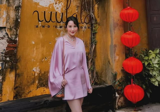 Hơn 1 năm mới đăng ảnh quý tử, hot mom hào môn Primmy Trương nhanh chóng thu hút sự chú ý khi đưa con đi Hơn 1 năm mới đăng ảnh quý tử, hot mom hào môn Primmy Trương nhanh chóng thu hút sự chú ý khi đưa con đi