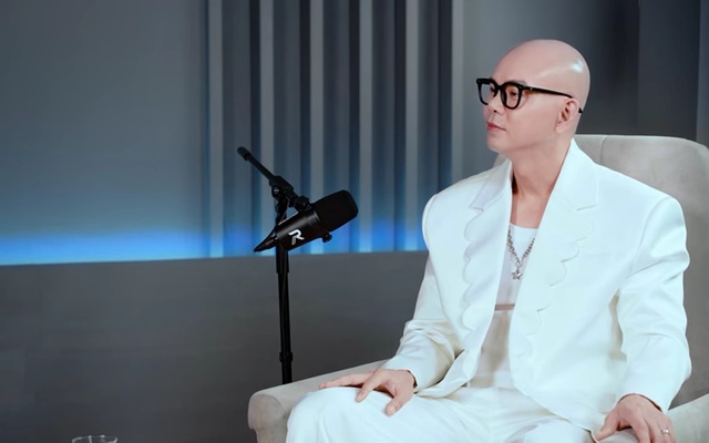 Nam ca sĩ mắc bệnh buộc phải cạo trọc lên VTV: "Đó là điều chưa có tiền lệ"- Ảnh 1. Nam ca sĩ mắc bệnh buộc phải cạo trọc lên VTV: "Đó là điều chưa có tiền lệ"- Ảnh 1.