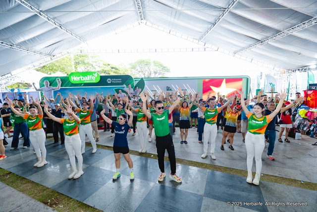 Hơn 12.000 người tham gia giải chạy VnEpxress Marathon Quy Nhơn để khuyến khích lối sống năng động lành mạnh- Ảnh 2. Hơn 12.000 người tham gia giải chạy VnEpxress Marathon Quy Nhơn để khuyến khích lối sống năng động lành mạnh- Ảnh 2.