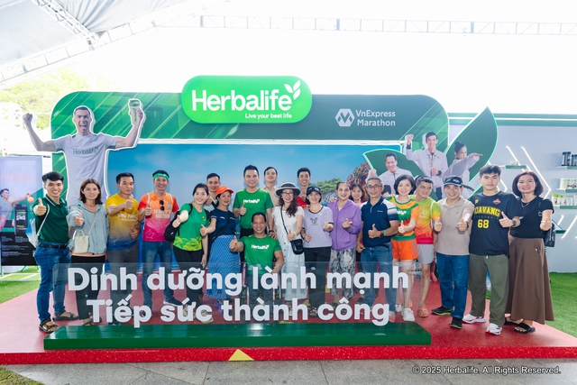 Hơn 12.000 người tham gia giải chạy VnEpxress Marathon Quy Nhơn để khuyến khích lối sống năng động lành mạnh- Ảnh 3. Hơn 12.000 người tham gia giải chạy VnEpxress Marathon Quy Nhơn để khuyến khích lối sống năng động lành mạnh- Ảnh 3.