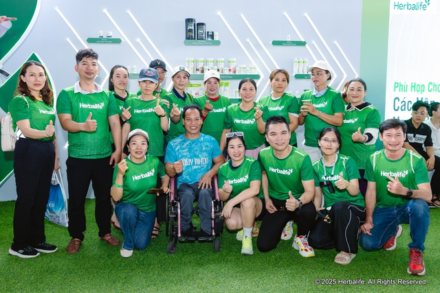 Hơn 12.000 người tham gia giải chạy VnEpxress Marathon Quy Nhơn để khuyến khích lối sống năng động lành mạnh- Ảnh 4. Hơn 12.000 người tham gia giải chạy VnEpxress Marathon Quy Nhơn để khuyến khích lối sống năng động lành mạnh- Ảnh 4.
