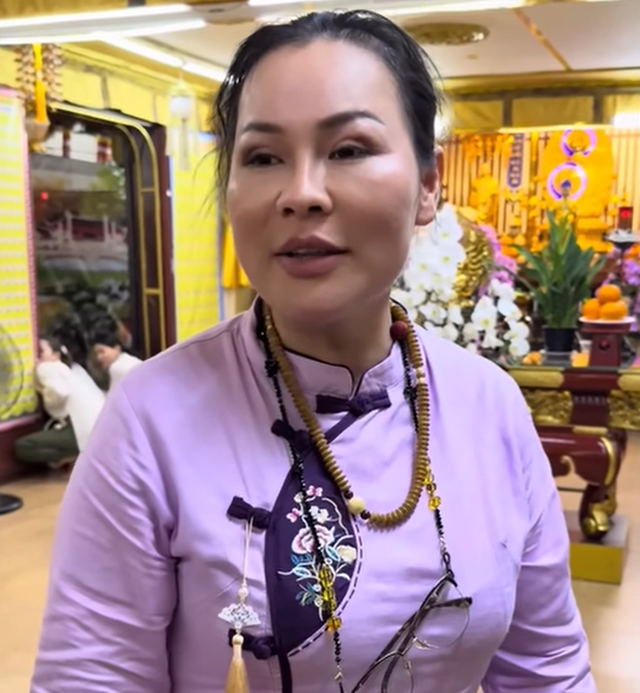 Vợ Quý Bình: "Tôi gọi điện lên công an để check camera nhưng sau đó nghĩ lại"- Ảnh 2. Vợ Quý Bình: "Tôi gọi điện lên công an để check camera nhưng sau đó nghĩ lại"- Ảnh 2.