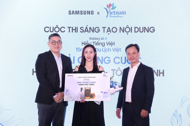 Samsung cùng Cục Du lịch Quốc gia Việt Nam vinh danh những người đoạt giải cuộc thi “Galaxy AI Hiểu Tiếng Việt, Tôn vinh Du lịch Việt”- Ảnh 2. Samsung cùng Cục Du lịch Quốc gia Việt Nam vinh danh những người đoạt giải cuộc thi “Galaxy AI Hiểu Tiếng Việt, Tôn vinh Du lịch Việt”- Ảnh 2.