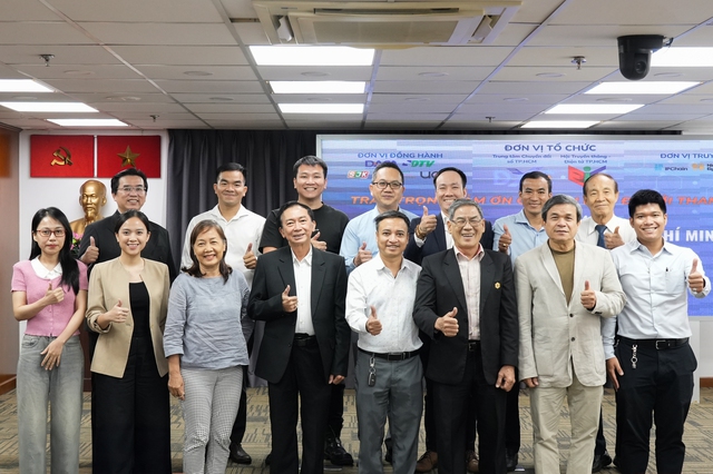 Thành phố Hồ Chí Minh chuyển đổi số trong quá trình hội nhập: Cơ hội và thách thức- Ảnh 1. Thành phố Hồ Chí Minh chuyển đổi số trong quá trình hội nhập: Cơ hội và thách thức- Ảnh 1.