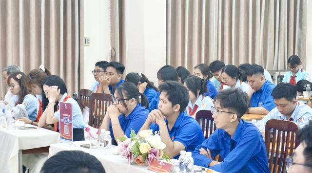 Không khí tại buổi toạ đàm khoa học “100 năm thành lập Hội Việt Nam Cách mạng Thanh niên”. Không khí tại buổi toạ đàm khoa học “100 năm thành lập Hội Việt Nam Cách mạng Thanh niên”.
