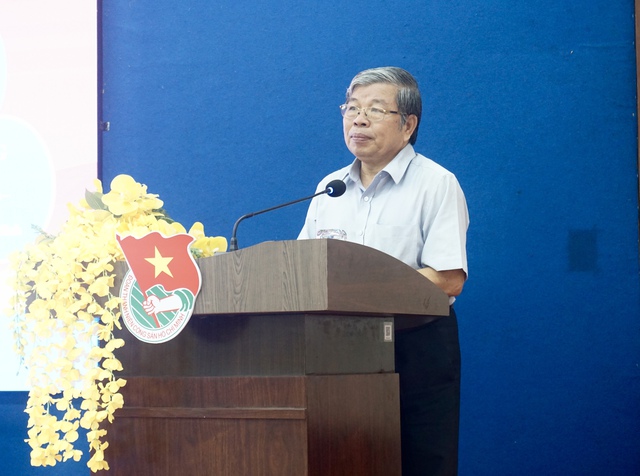 Phó Giáo sư Tiến sĩ Hà Hồng Minh phát biểu tại toạ đàm. Phó Giáo sư Tiến sĩ Hà Hồng Minh phát biểu tại toạ đàm.