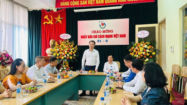 Bí thư Trung ương Đoàn Nguyễn Tường Lâm chúc mừng Tạp chí Thanh niên nhân kỷ niệm 100 năm ngày Báo chí Cách mạng Việt Nam (21/6/1925-21/6/2025).- Ảnh 3.