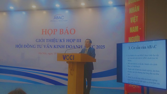 Ông Phạm Tấn Công - Chủ tịch Liên đoàn Thương mại và Công nghiệp Việt Nam (VCCI) thông tin về Kỳ họp lần thứ ba của Hội đồng Tư vấn Kinh doanh APEC (ABAC III) Ông Phạm Tấn Công - Chủ tịch Liên đoàn Thương mại và Công nghiệp Việt Nam (VCCI) thông tin về Kỳ họp lần thứ ba của Hội đồng Tư vấn Kinh doanh APEC (ABAC III)