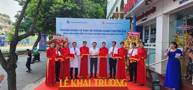 Bệnh viện Nhân dân Gia Định khai trương Phòng khám vệ tinh tại Bệnh viện Đa khoa Sài Gòn: Bước tiến mới trong mô hình liên kết y tế công lập- Ảnh 1. Bệnh viện Nhân dân Gia Định khai trương Phòng khám vệ tinh tại Bệnh viện Đa khoa Sài Gòn: Bước tiến mới trong mô hình liên kết y tế công lập- Ảnh 1.