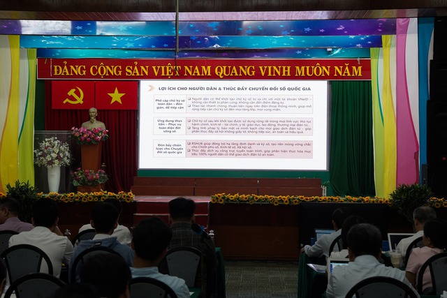 Trình bày nội dung của các chuyên gia. Trình bày nội dung của các chuyên gia.