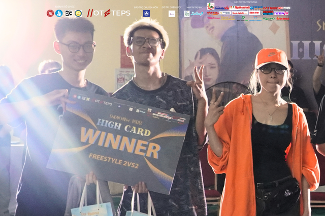 HOTSTEPS 2025 SNEAKSHOW BATTLE - “HIGH CARD”: THIÊU CHÁY SÀN ĐẤU, LẬT MỞ ĐAM MÊ- Ảnh 6. HOTSTEPS 2025 SNEAKSHOW BATTLE - “HIGH CARD”: THIÊU CHÁY SÀN ĐẤU, LẬT MỞ ĐAM MÊ- Ảnh 6.
