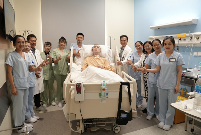 Sau 1 năm nằm viện không người thân bên cạnh, bệnh nhân Hàn Quốc được trở về nước- Ảnh 1. Sau 1 năm nằm viện không người thân bên cạnh, bệnh nhân Hàn Quốc được trở về nước- Ảnh 1.