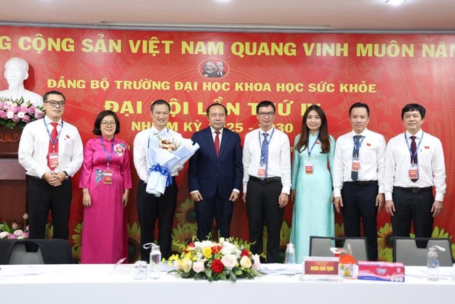 Đảng bộ Trường ĐH Khoa học Sức khỏe: Nền tảng vững chắc cho phát triển bền vững giai đoạn 2025–2030- Ảnh 5. Đảng bộ Trường ĐH Khoa học Sức khỏe: Nền tảng vững chắc cho phát triển bền vững giai đoạn 2025–2030- Ảnh 5.