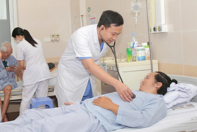 Đau ngực trên đường đi làm, người đàn ông ở Hà Nội suýt mất mạng- Ảnh 3. Đau ngực trên đường đi làm, người đàn ông ở Hà Nội suýt mất mạng- Ảnh 3.