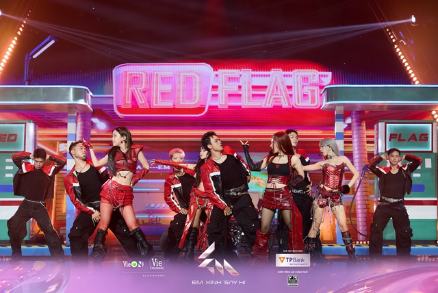 Nước đi sai lầm của B&iacute;ch Phương khiến 4 Em Xinh đứng trước nguy cơ bị loại- Ảnh 3.