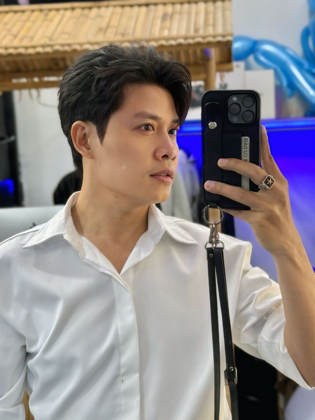 Nam nghệ sĩ gây choáng vì sở hữu cả rổ hit, kể đến đâu cư dân mạng sốc đến đó- Ảnh 5. Nam nghệ sĩ gây choáng vì sở hữu cả rổ hit, kể đến đâu cư dân mạng sốc đến đó- Ảnh 5.