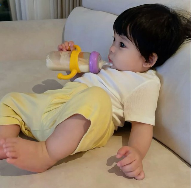 EQ là yếu tố cốt lõi để trẻ thành công và hạnh phúc, bố mẹ có thể hỗ trợ con trở thành người biết yêu thương và làm chủ bản thân- Ảnh 1. EQ là yếu tố cốt lõi để trẻ thành công và hạnh phúc, bố mẹ có thể hỗ trợ con trở thành người biết yêu thương và làm chủ bản thân- Ảnh 1.