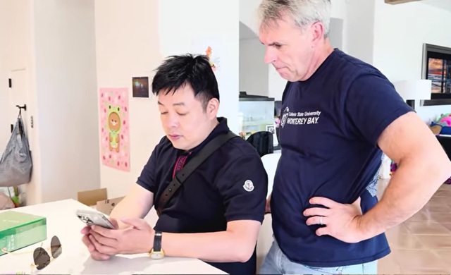 Quang Lê phải tìm tới tỷ phú Mỹ cầu cứu: "Tôi biết rõ ai đã hại tôi"- Ảnh 1. Quang Lê phải tìm tới tỷ phú Mỹ cầu cứu: "Tôi biết rõ ai đã hại tôi"- Ảnh 1.