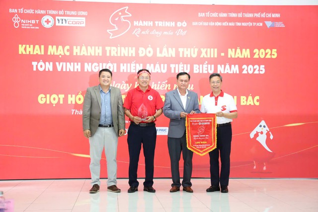 Hành trình Đỏ là chiến dịch hiến máu tình nguyện quy mô toàn quốc do Viện Huyết học – Truyền máu Trung ương chủ trì. Hành trình Đỏ là chiến dịch hiến máu tình nguyện quy mô toàn quốc do Viện Huyết học – Truyền máu Trung ương chủ trì.