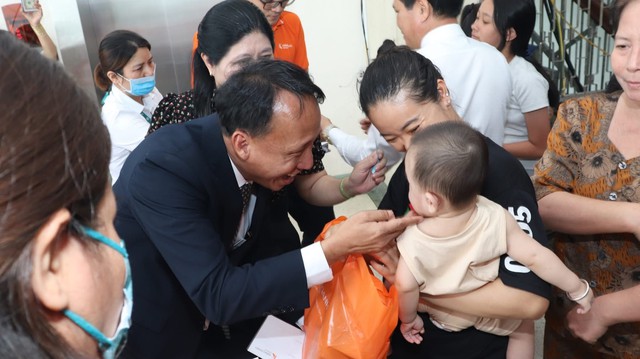 Lan tỏa yêu thương – thắp sáng hy vọng tuổi thơ giữa những ngày tháng bệnh tật- Ảnh 4. Lan tỏa yêu thương – thắp sáng hy vọng tuổi thơ giữa những ngày tháng bệnh tật- Ảnh 4.