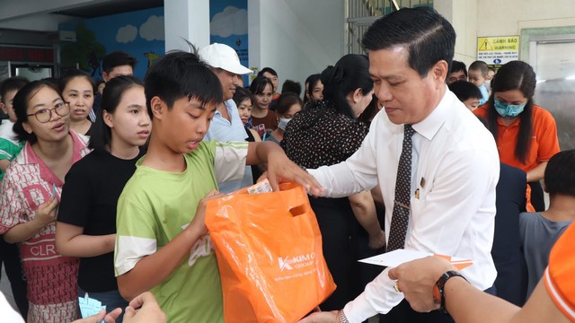 Lan tỏa yêu thương – thắp sáng hy vọng tuổi thơ giữa những ngày tháng bệnh tật- Ảnh 3. Lan tỏa yêu thương – thắp sáng hy vọng tuổi thơ giữa những ngày tháng bệnh tật- Ảnh 3.