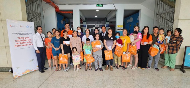 Lan tỏa yêu thương – thắp sáng hy vọng tuổi thơ giữa những ngày tháng bệnh tật- Ảnh 5. Lan tỏa yêu thương – thắp sáng hy vọng tuổi thơ giữa những ngày tháng bệnh tật- Ảnh 5.