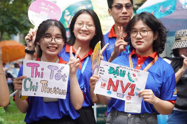 Nhìn lại kỳ thi tốt nghiệp THPT đặc biệt nhất lịch sử- Ảnh 2.