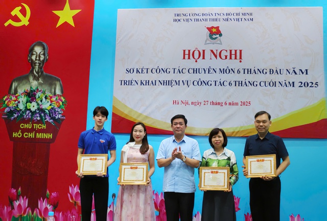 Học viện Thanh thiếu niên Việt Nam tổ chức Hội nghị Sơ kết công tác chuyên môn 6 tháng đầu năm 2025- Ảnh 4. Học viện Thanh thiếu niên Việt Nam tổ chức Hội nghị Sơ kết công tác chuyên môn 6 tháng đầu năm 2025- Ảnh 4.